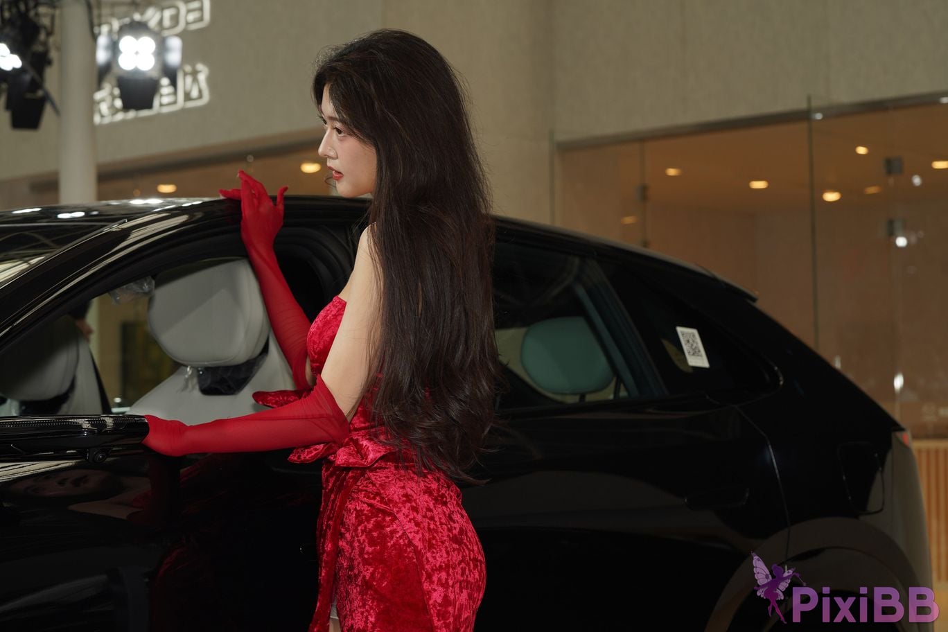 Featured Street Photography Works No.5957 Ren Mianmian in a bright red dress PixiBB.COM 077