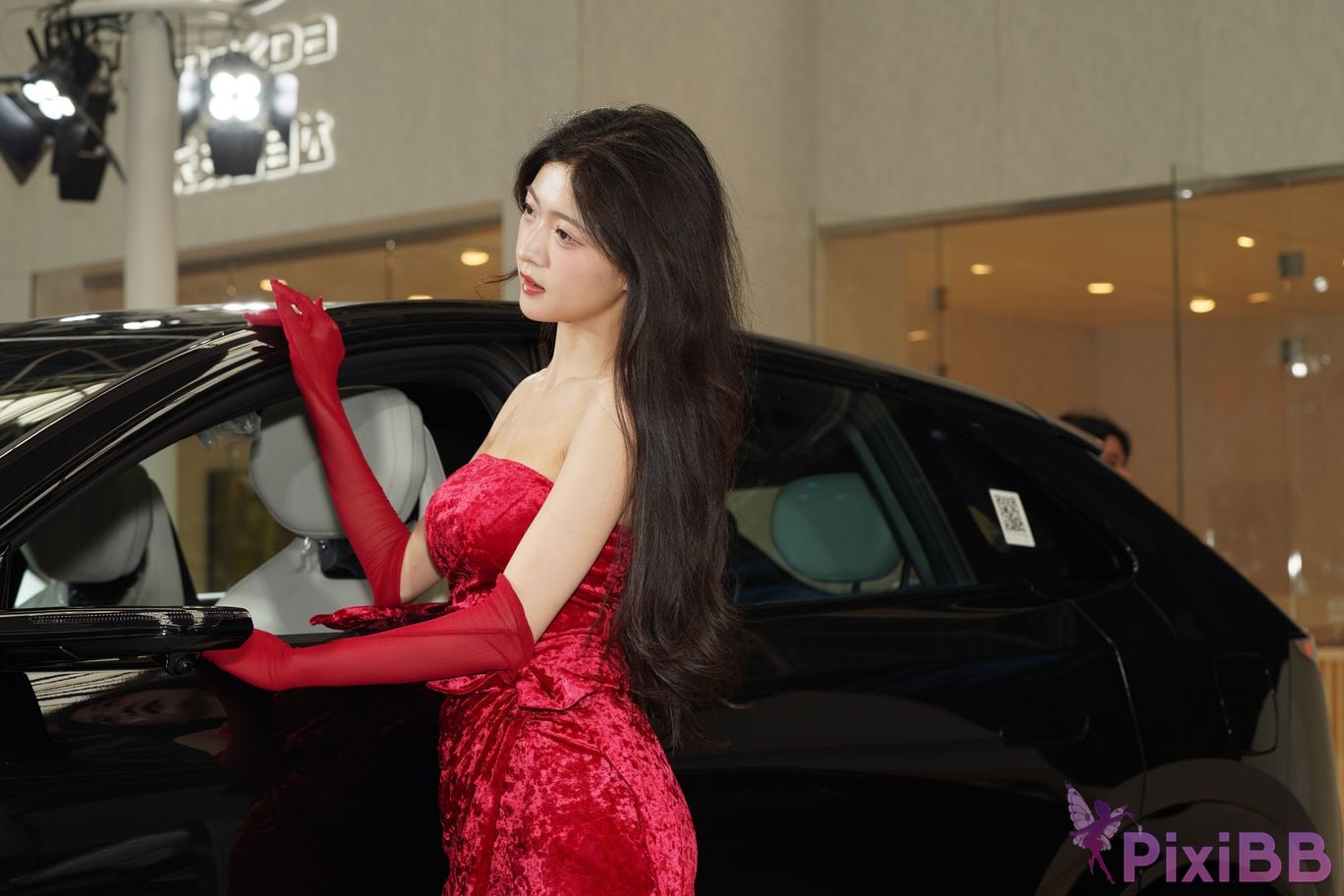 Featured Street Photography Works No.5957 Ren Mianmian in a bright red dress PixiBB.COM 078