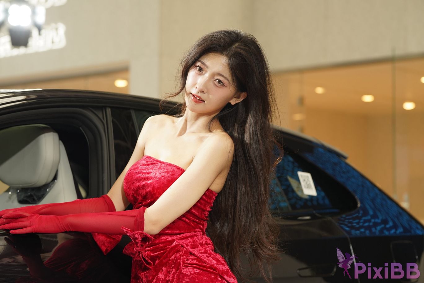 Featured Street Photography Works No.5957 Ren Mianmian in a bright red dress PixiBB.COM 101