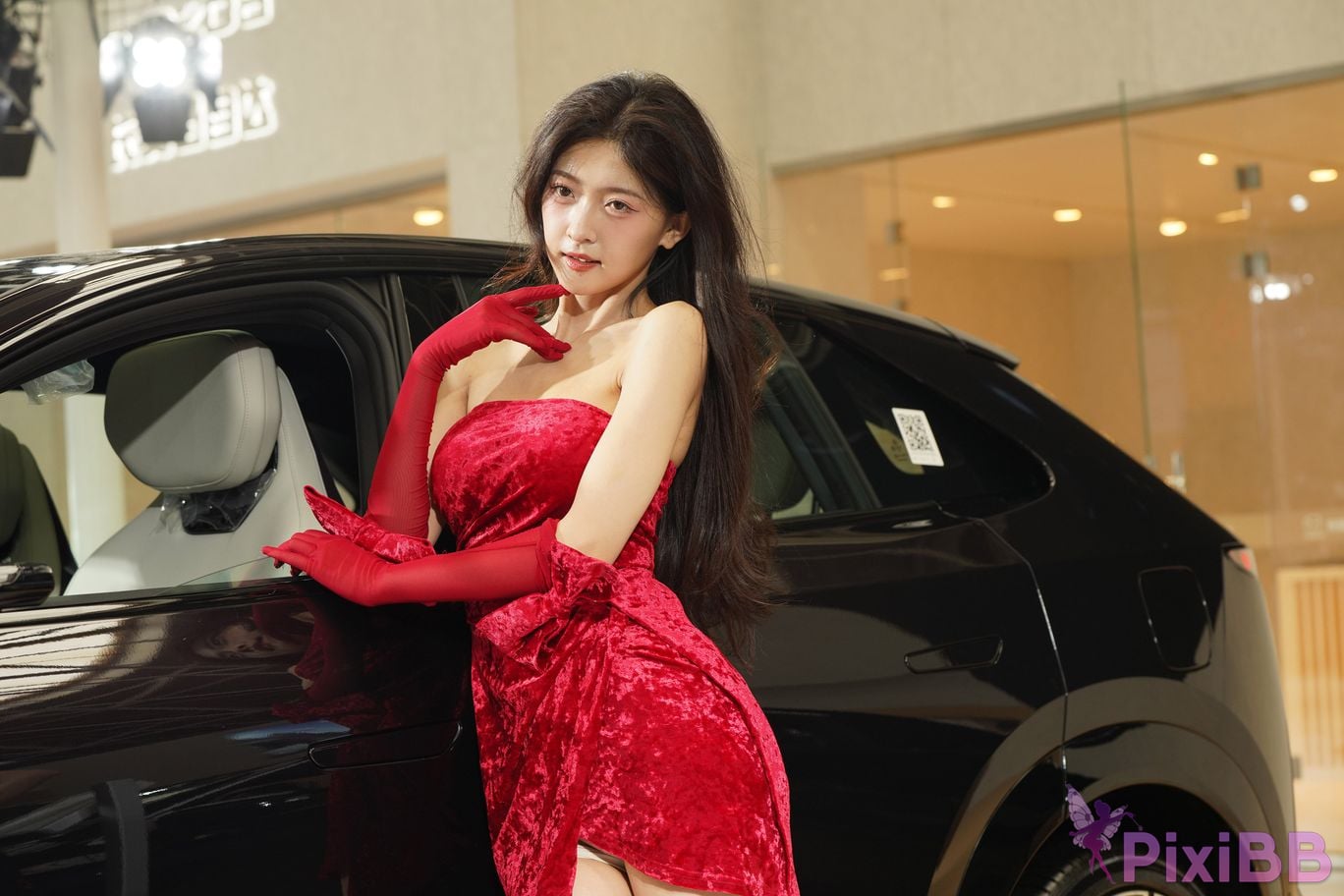 Featured Street Photography Works No.5957 Ren Mianmian in a bright red dress PixiBB.COM 103