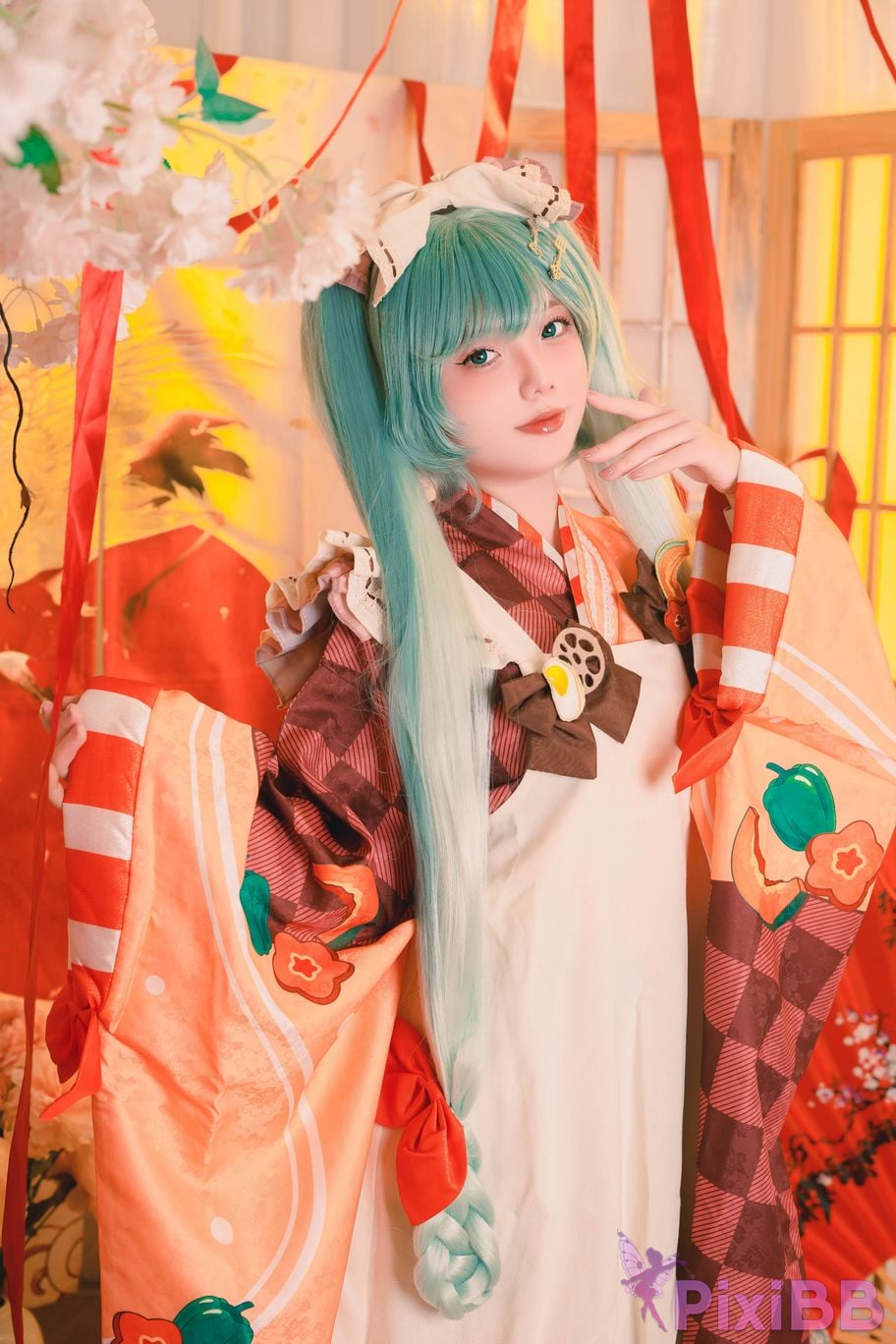 Cosplayer Messie Huang Miku PixiBB.COM 003