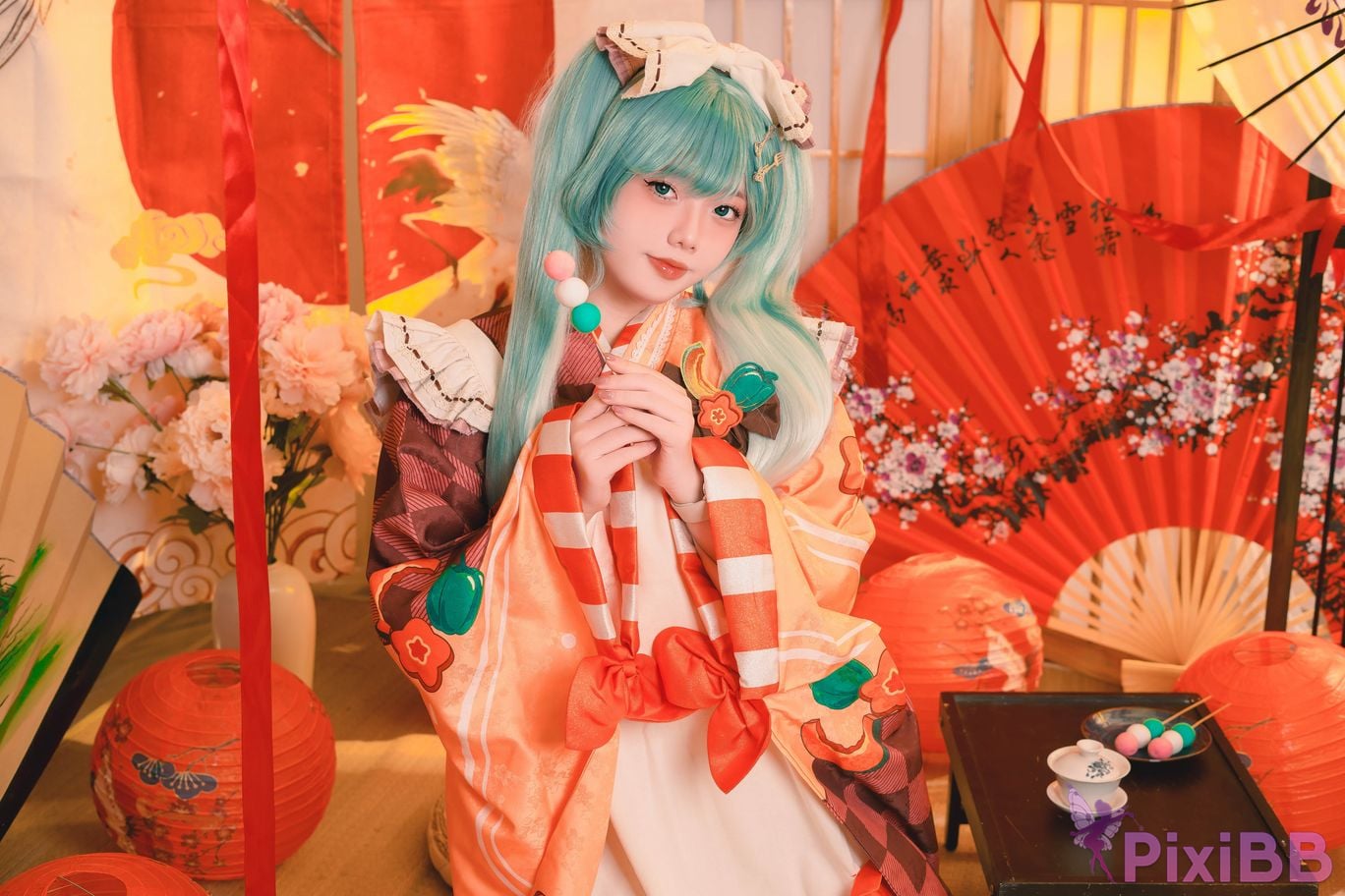 Cosplayer Messie Huang Miku PixiBB.COM 005