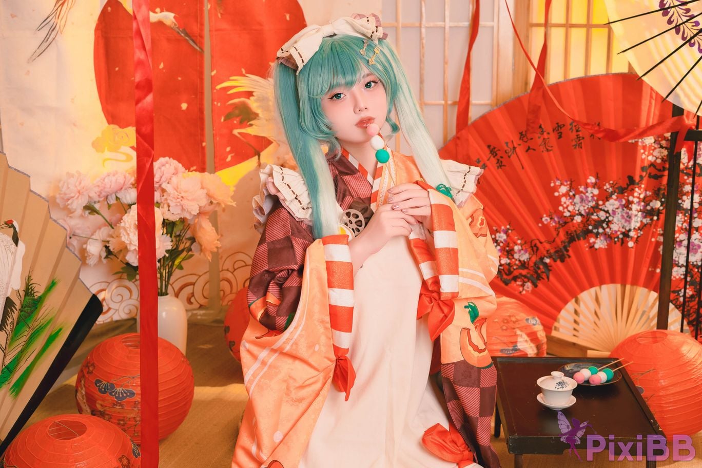 Cosplayer Messie Huang Miku PixiBB.COM 007