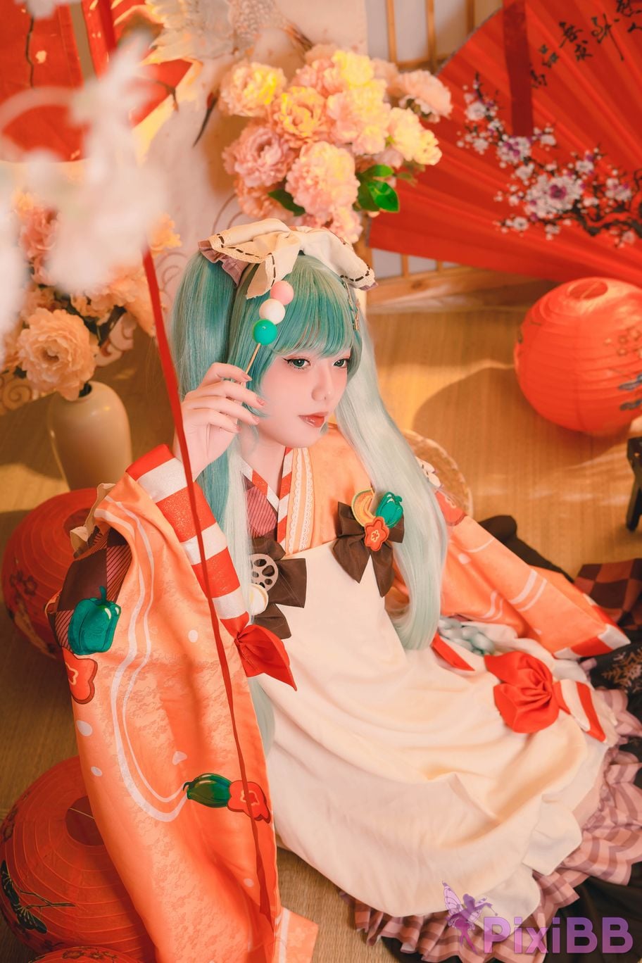 Cosplayer Messie Huang Miku PixiBB.COM 008