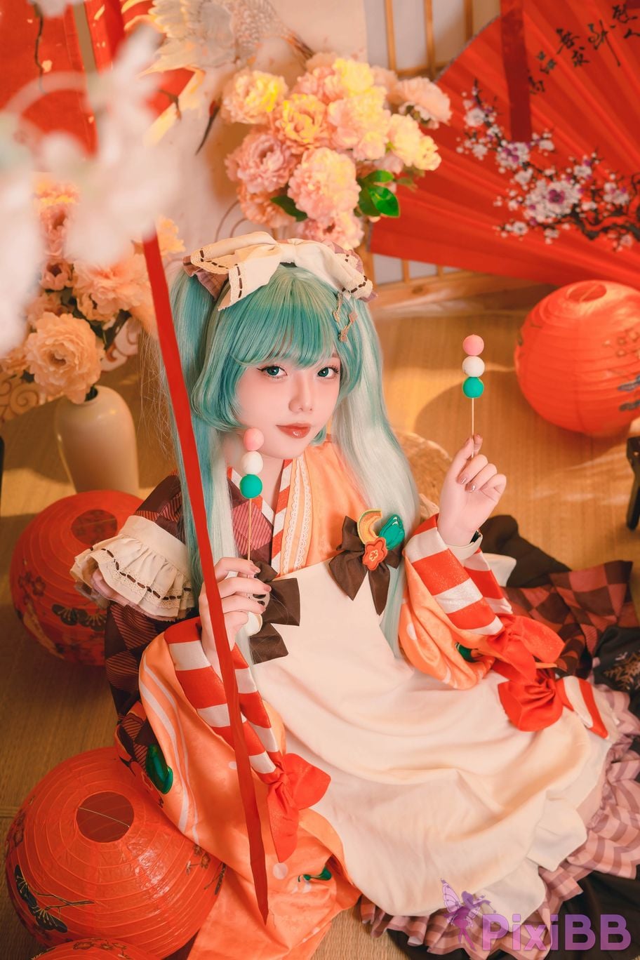 Cosplayer Messie Huang Miku PixiBB.COM 009