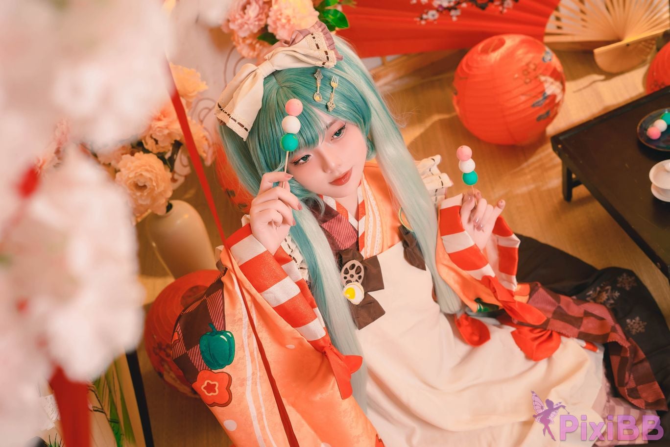 Cosplayer Messie Huang Miku PixiBB.COM 012