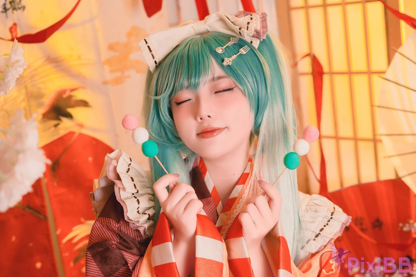 Cosplayer Messie Huang Miku PixiBB.COM 016