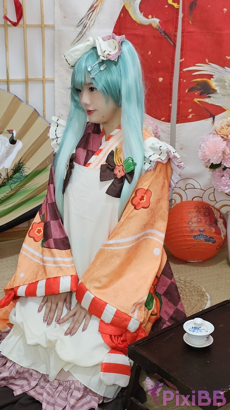 Cosplayer Messie Huang Miku PixiBB.COM 021