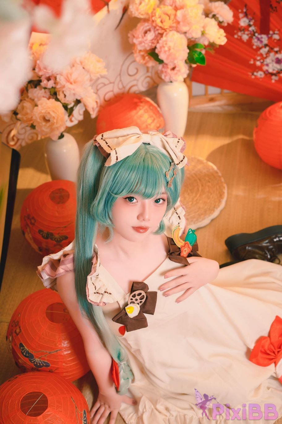 Cosplayer Messie Huang Miku PixiBB.COM 047