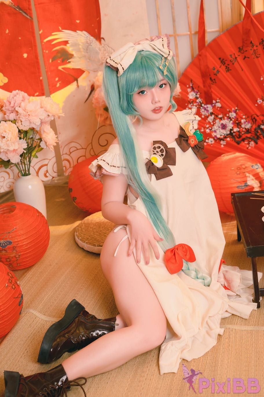 Cosplayer Messie Huang Miku PixiBB.COM 048