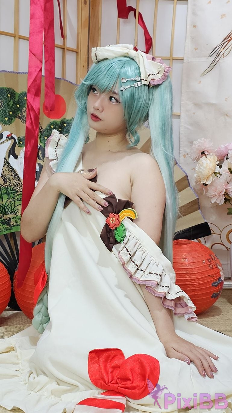 Cosplayer Messie Huang Miku PixiBB.COM 069
