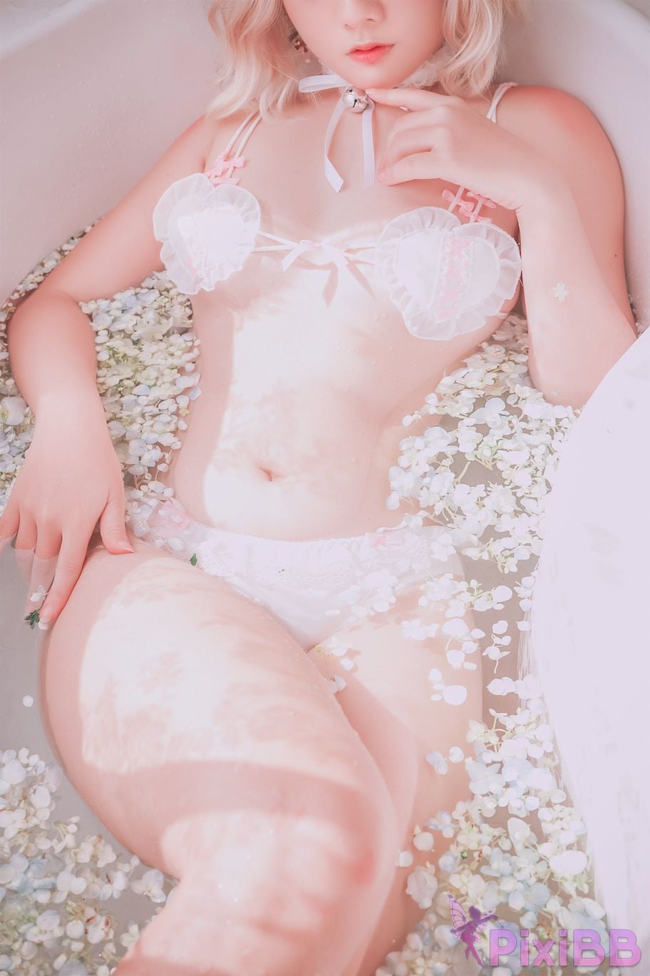 Coser Messie Huang Pure Bath PixiBB.COM 015