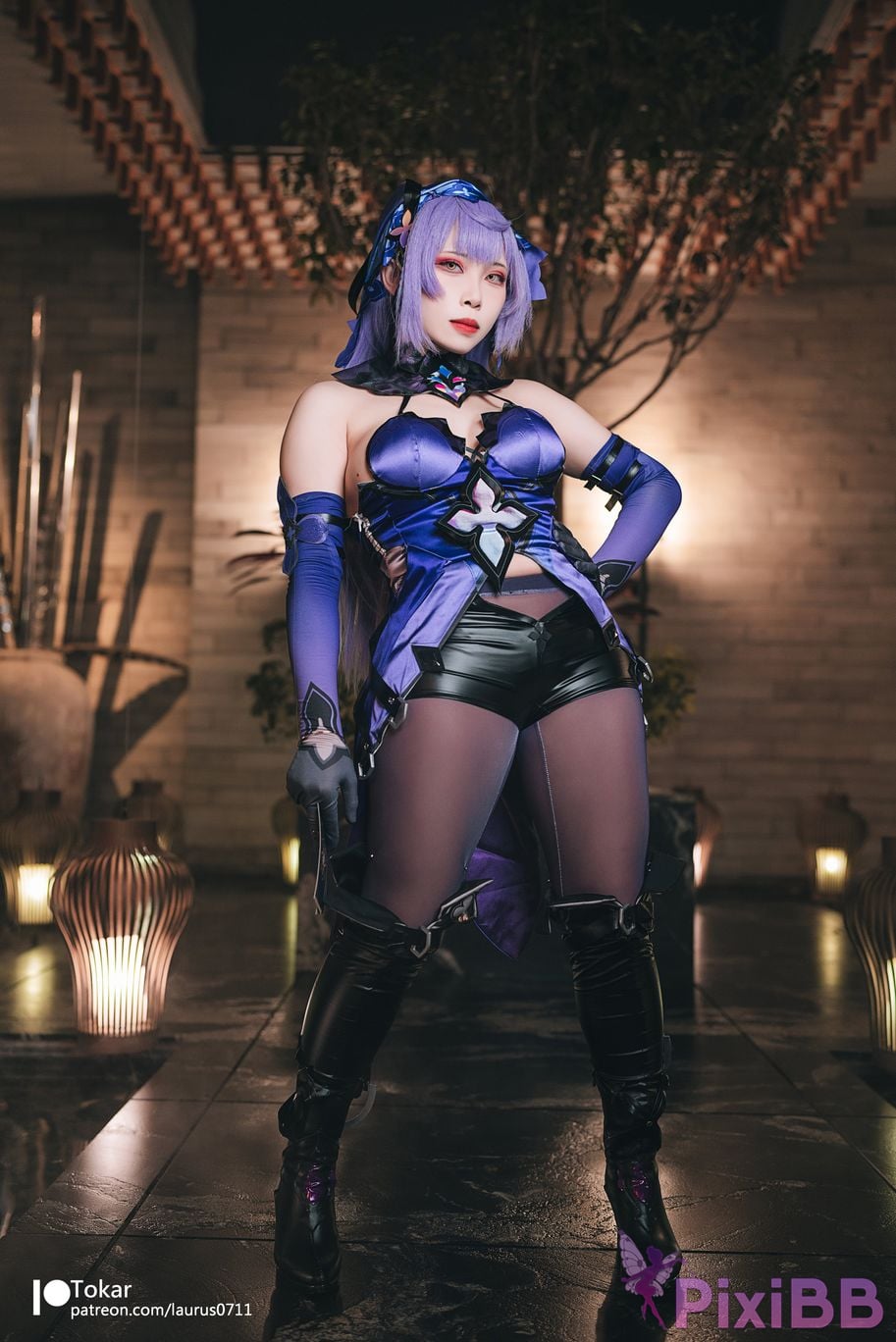 Coser Tokar Black Swan PixiBB.COM 001