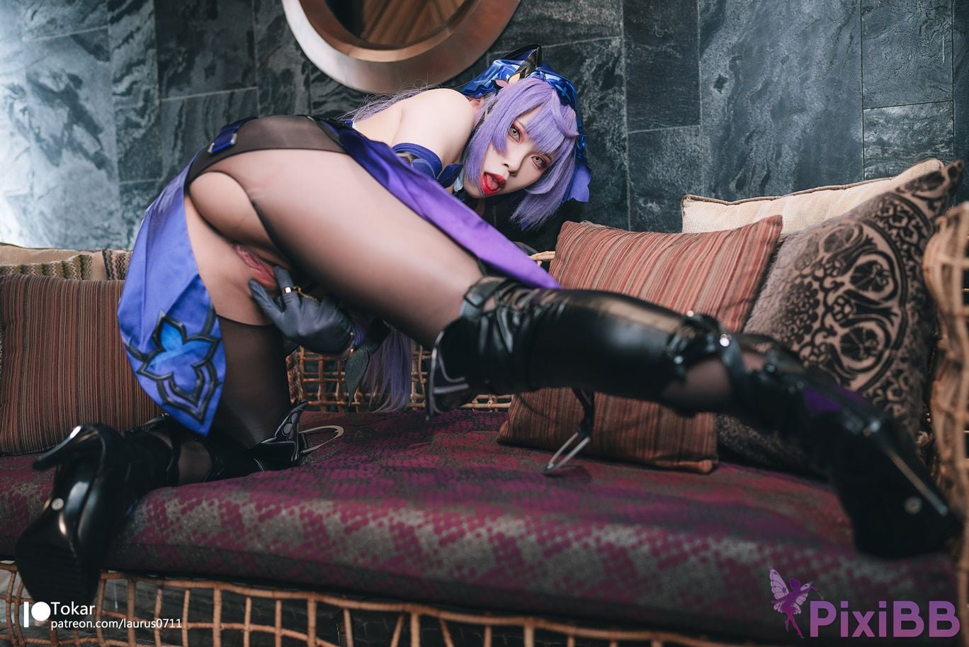 Coser Tokar Black Swan PixiBB.COM 022