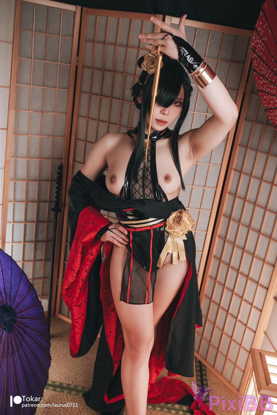Coser Tokar ver YorForgerNinja ver PixiBB.COM 003