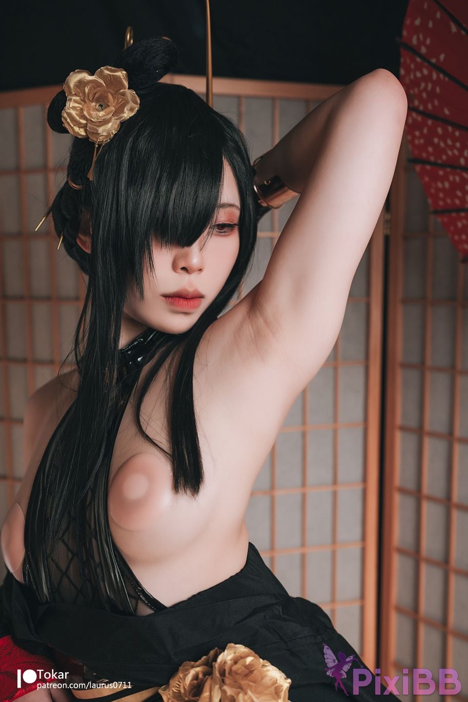 Coser Tokar ver YorForgerNinja ver PixiBB.COM 012