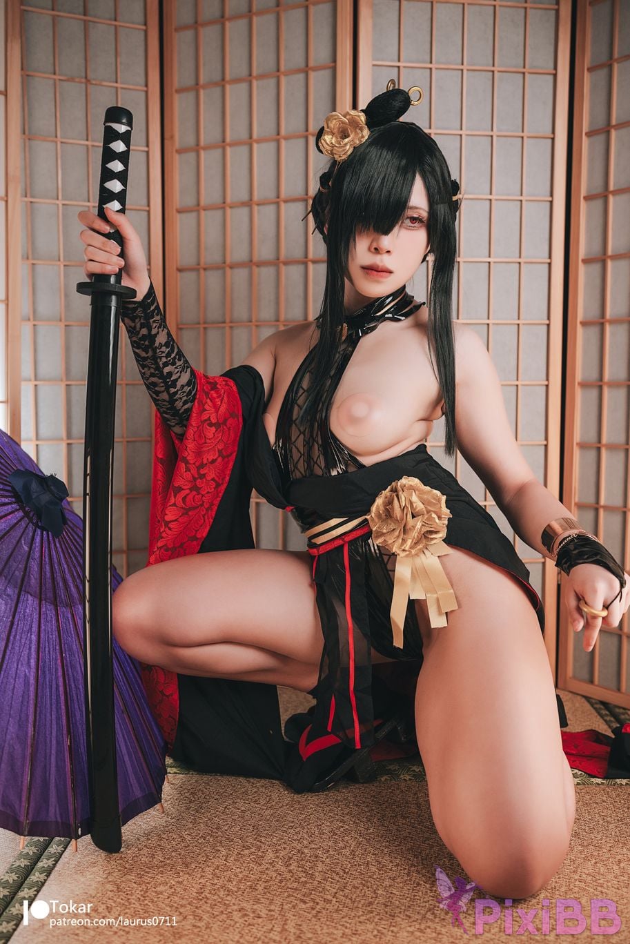 Coser Tokar ver YorForgerNinja ver PixiBB.COM 040