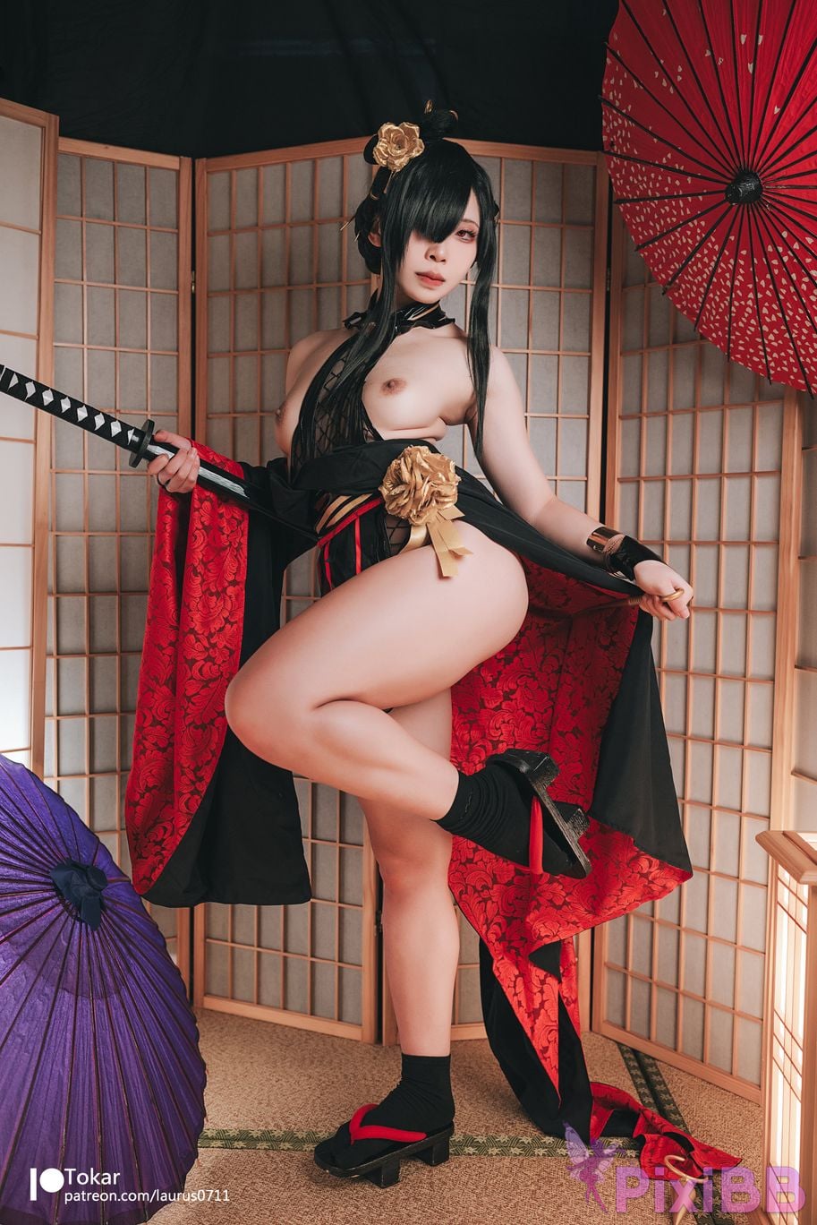 Coser Tokar ver YorForgerNinja ver PixiBB.COM 042