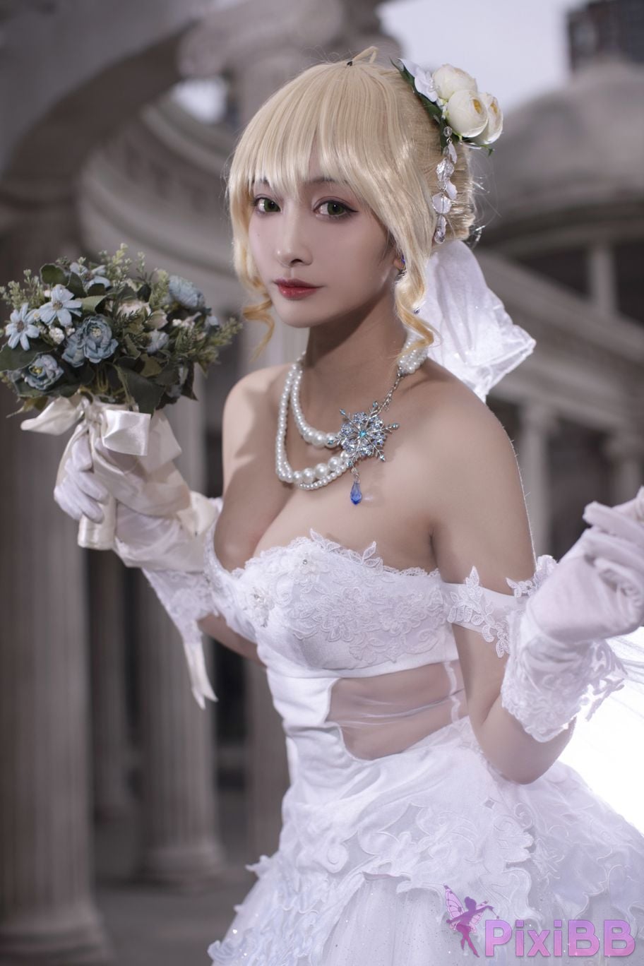 Cosplayer Luo Li LoLiSAMA Artoria Pendragon Celebration of Avalon PixiBB.COM 001