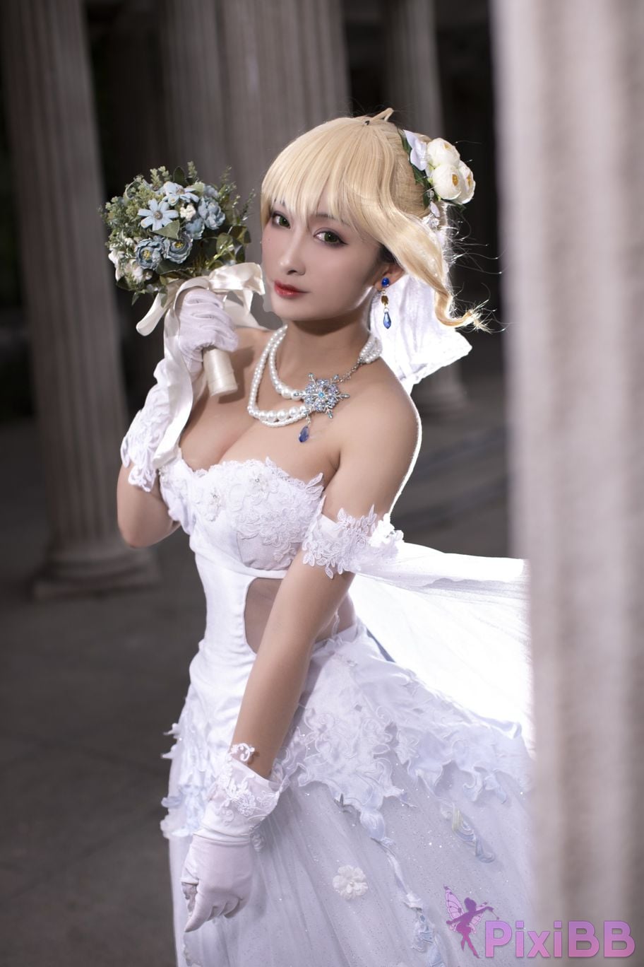 Cosplayer Luo Li LoLiSAMA Artoria Pendragon Celebration of Avalon PixiBB.COM 002