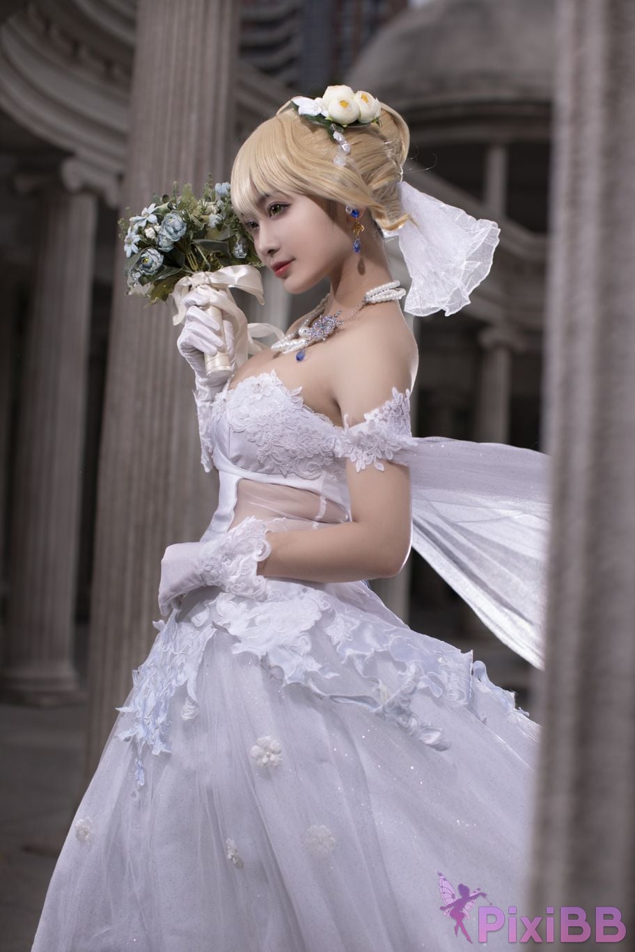 Cosplayer Luo Li LoLiSAMA Artoria Pendragon Celebration of Avalon PixiBB.COM 003