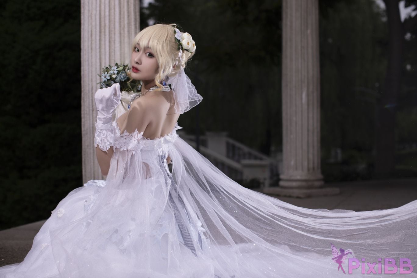 Cosplayer Luo Li LoLiSAMA Artoria Pendragon Celebration of Avalon PixiBB.COM 006