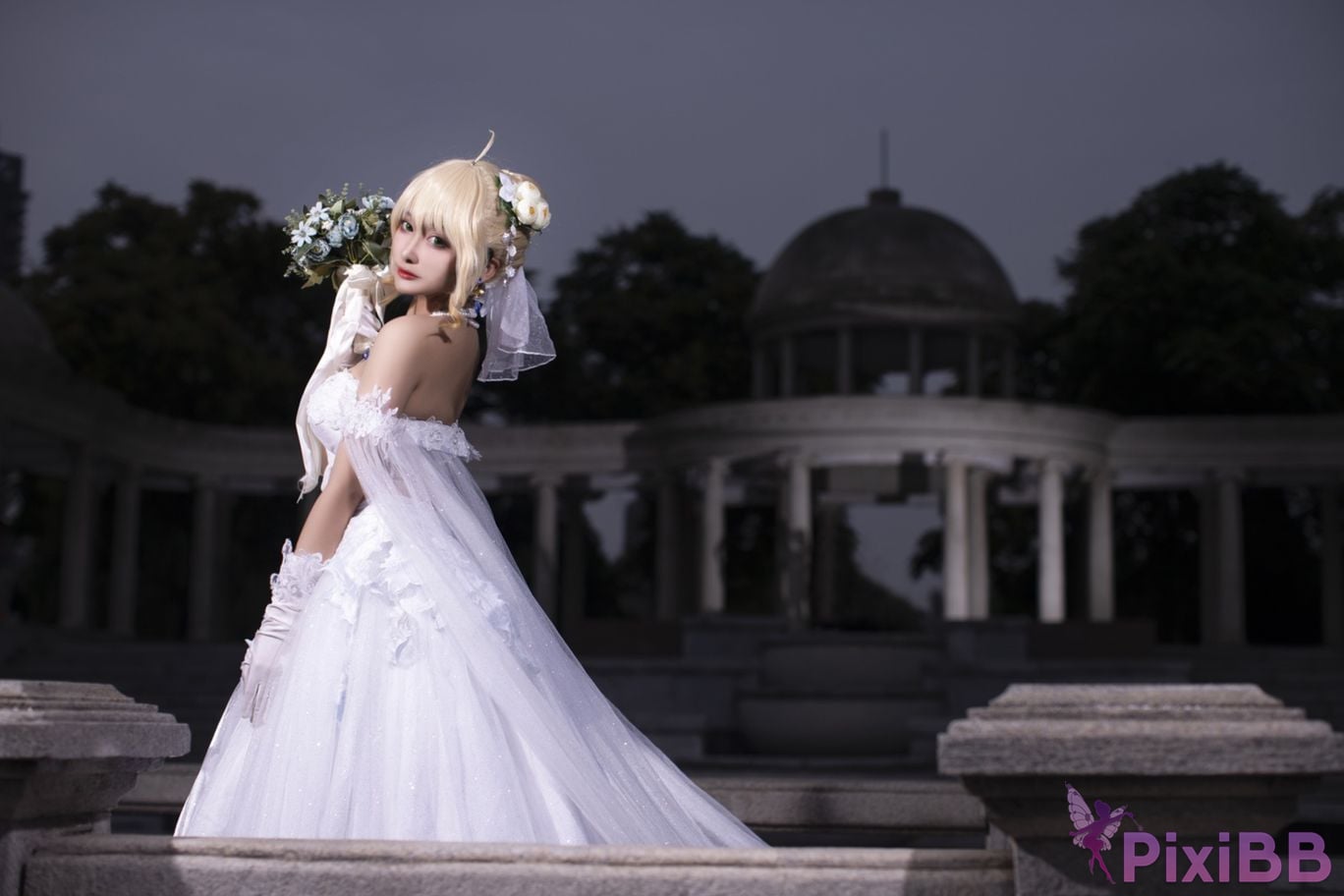 Cosplayer Luo Li LoLiSAMA Artoria Pendragon Celebration of Avalon PixiBB.COM 009
