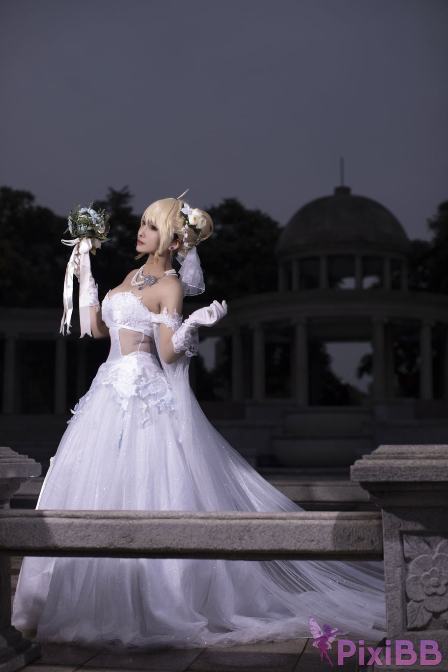 Cosplayer Luo Li LoLiSAMA Artoria Pendragon Celebration of Avalon PixiBB.COM 010