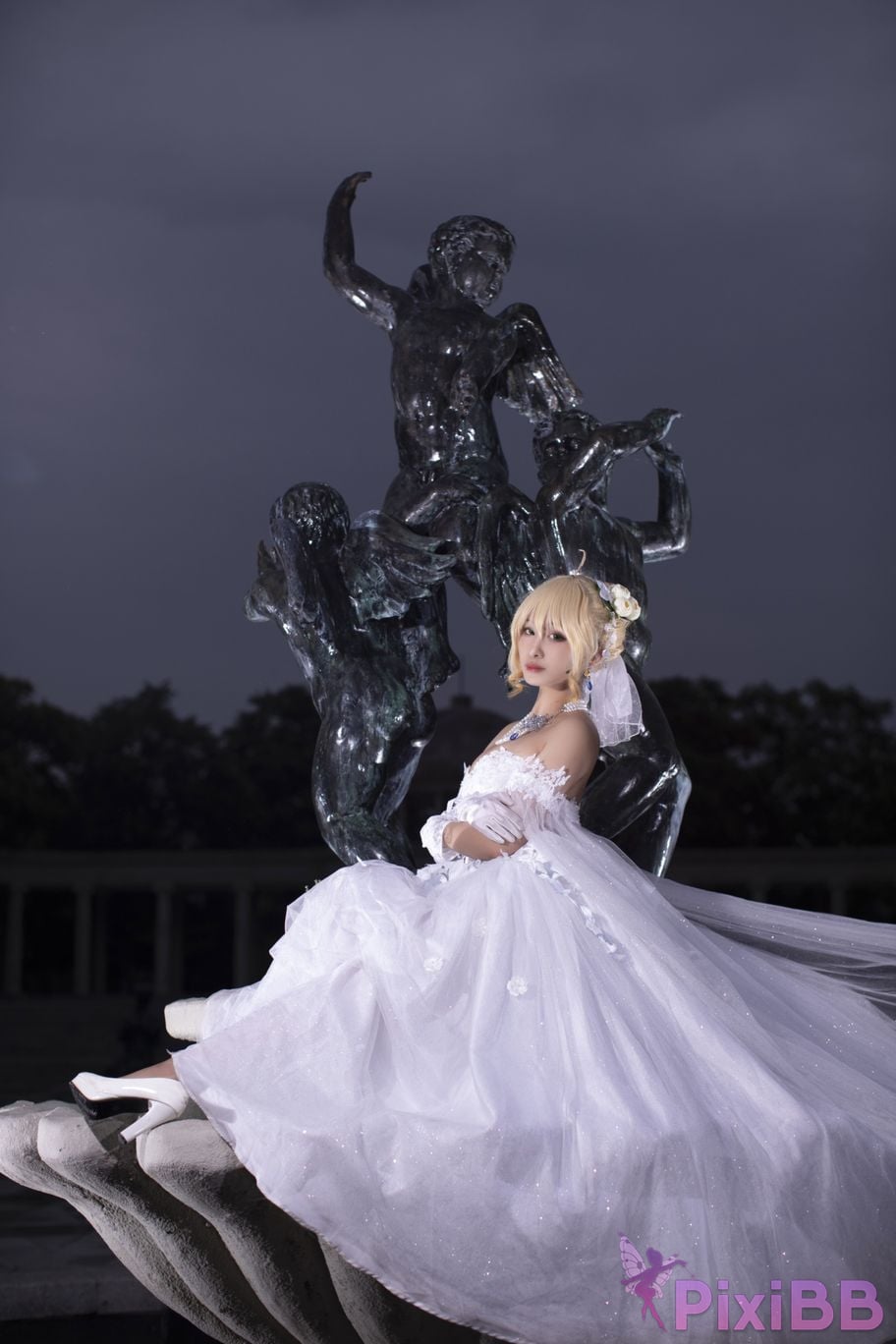 Cosplayer Luo Li LoLiSAMA Artoria Pendragon Celebration of Avalon PixiBB.COM 011