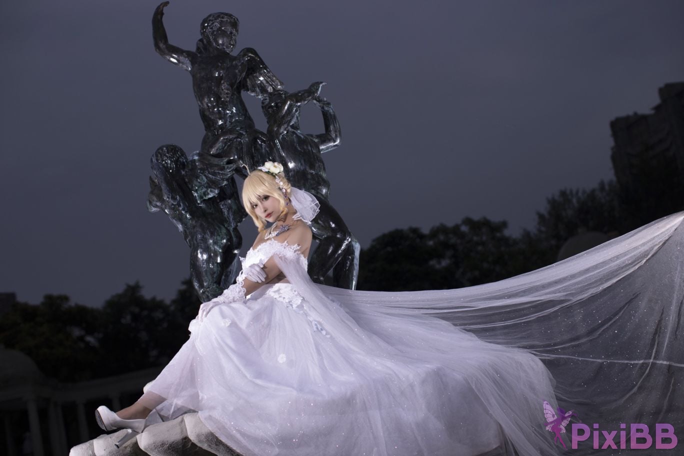 Cosplayer Luo Li LoLiSAMA Artoria Pendragon Celebration of Avalon PixiBB.COM 013