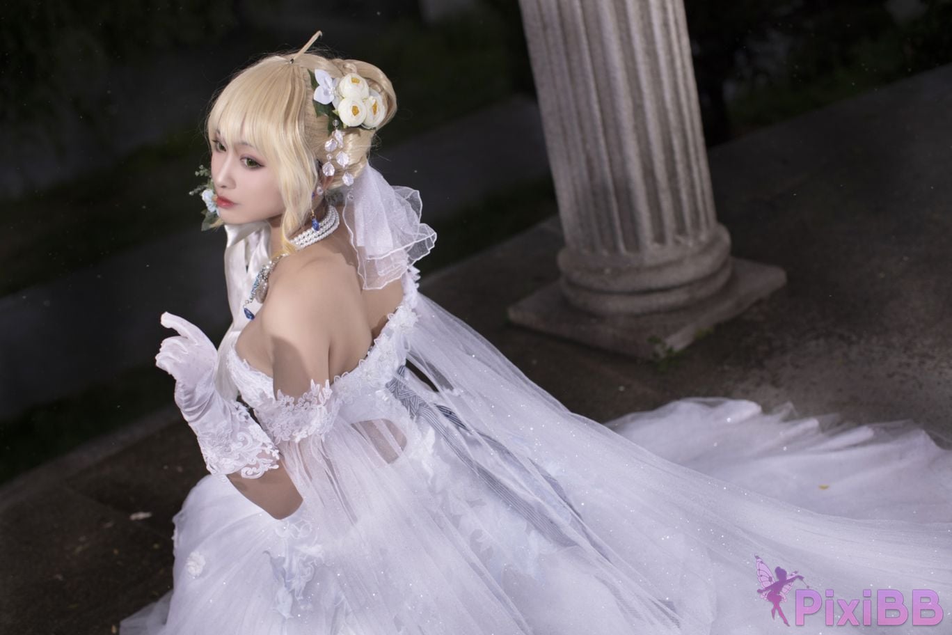 Cosplayer Luo Li LoLiSAMA Artoria Pendragon Celebration of Avalon PixiBB.COM 020