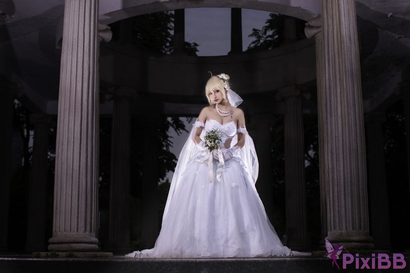 Cosplayer Luo Li LoLiSAMA Artoria Pendragon Celebration of Avalon PixiBB.COM 022