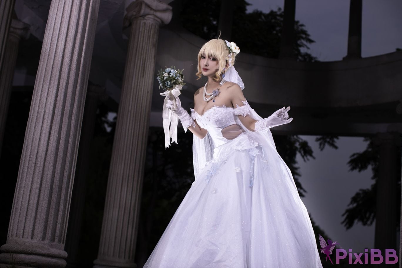 Cosplayer Luo Li LoLiSAMA Artoria Pendragon Celebration of Avalon PixiBB.COM 024
