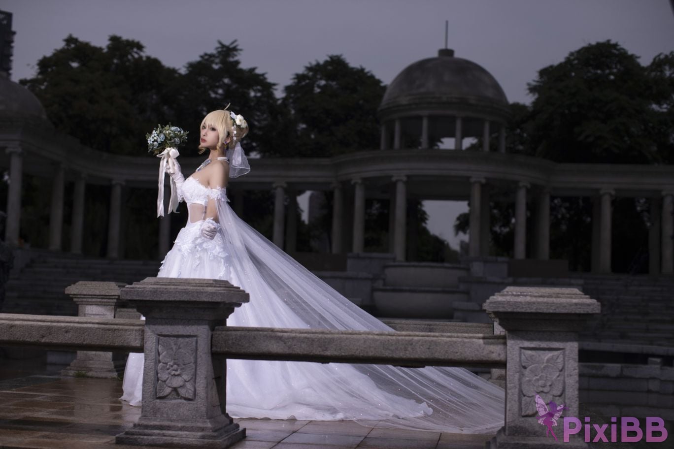 Cosplayer Luo Li LoLiSAMA Artoria Pendragon Celebration of Avalon PixiBB.COM 027