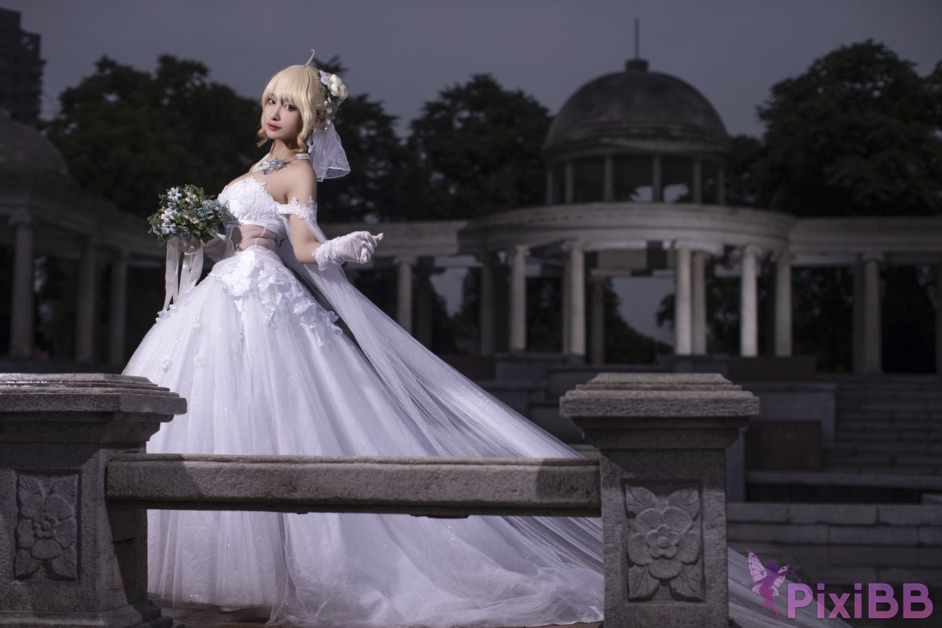 Cosplayer Luo Li LoLiSAMA Artoria Pendragon Celebration of Avalon PixiBB.COM 030