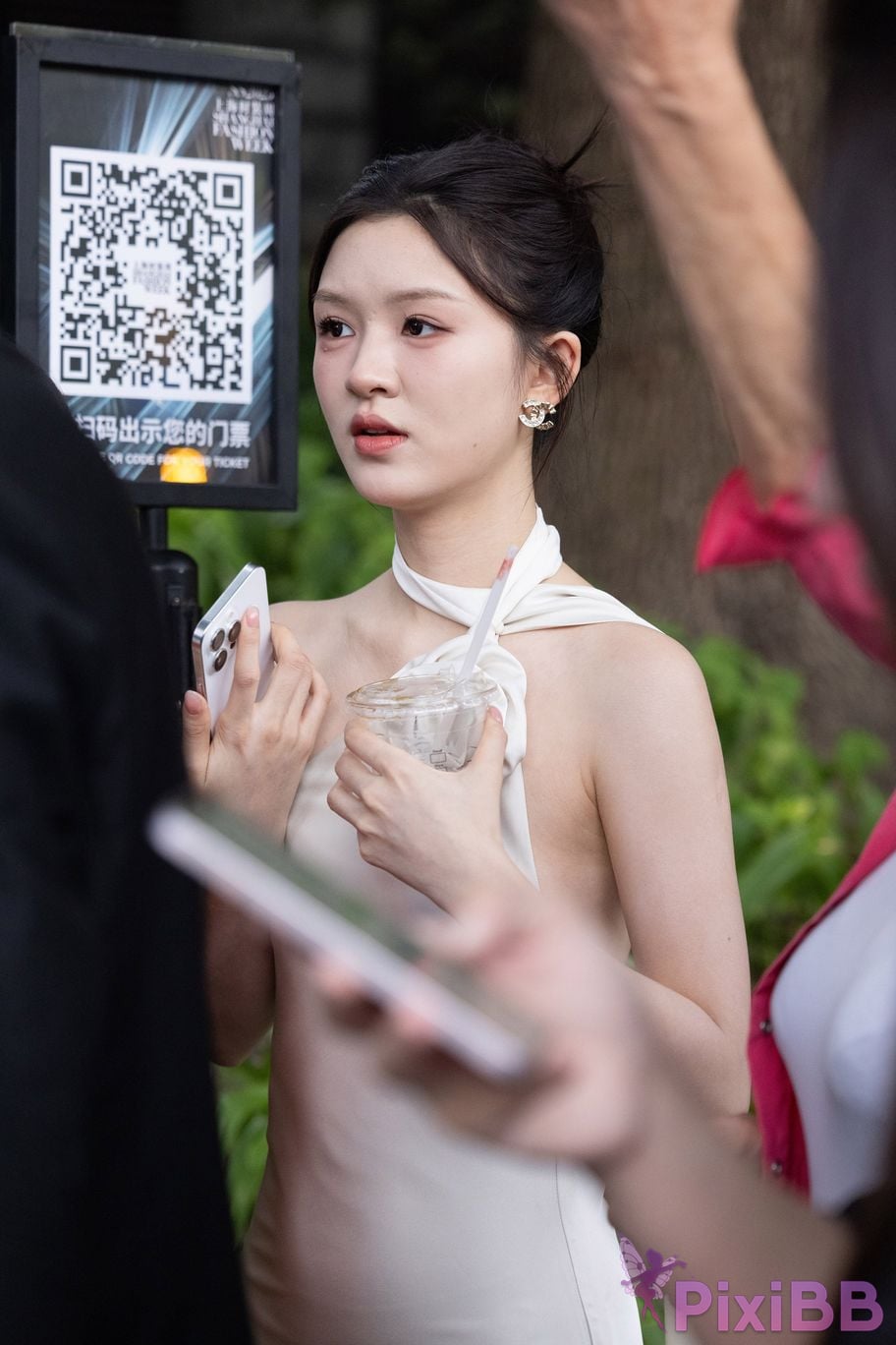 Featured Street Photography Works No.5964 Goddess Yun Eun white dress PixiBB.COM 005