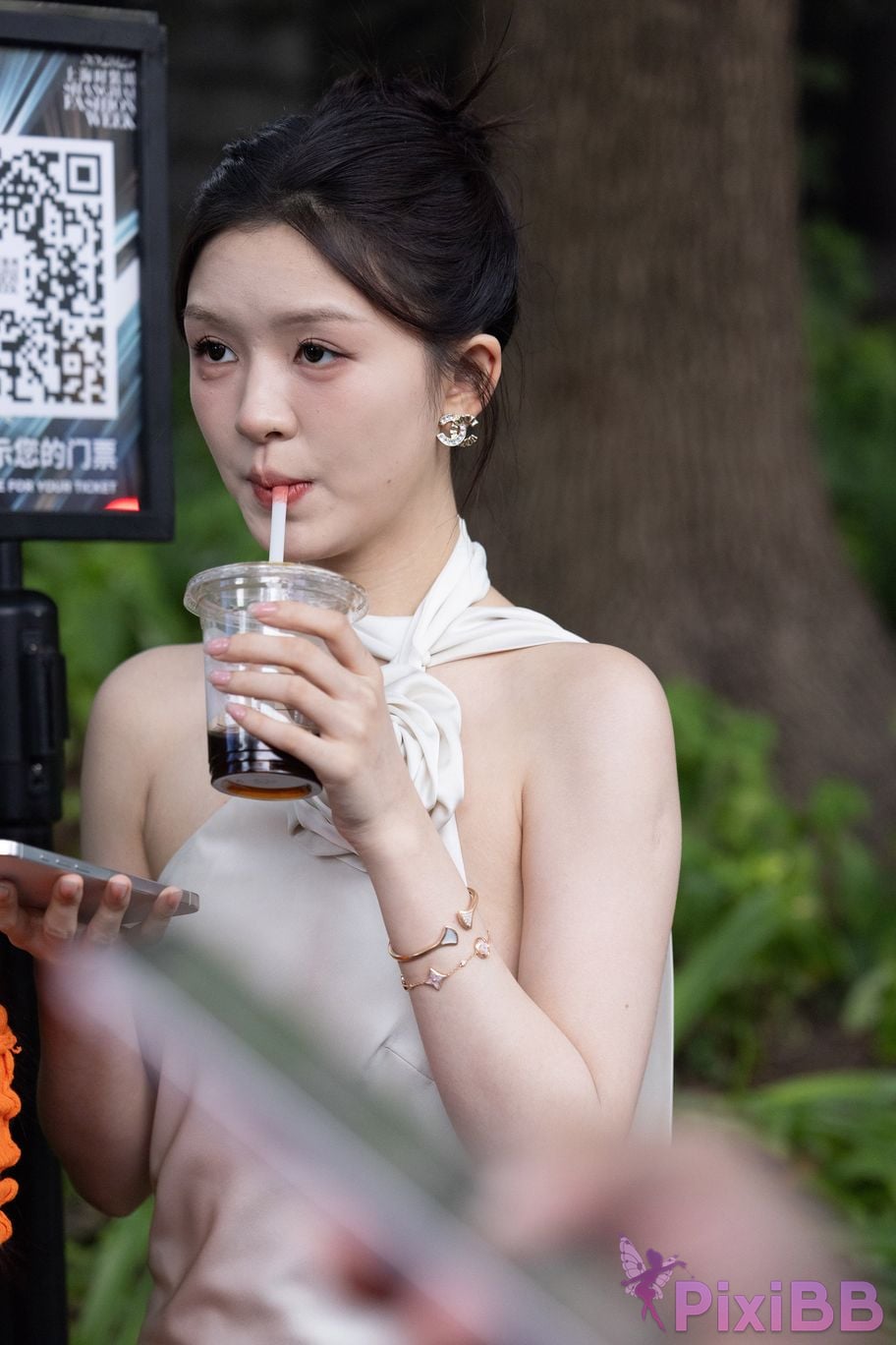 Featured Street Photography Works No.5964 Goddess Yun Eun white dress PixiBB.COM 007
