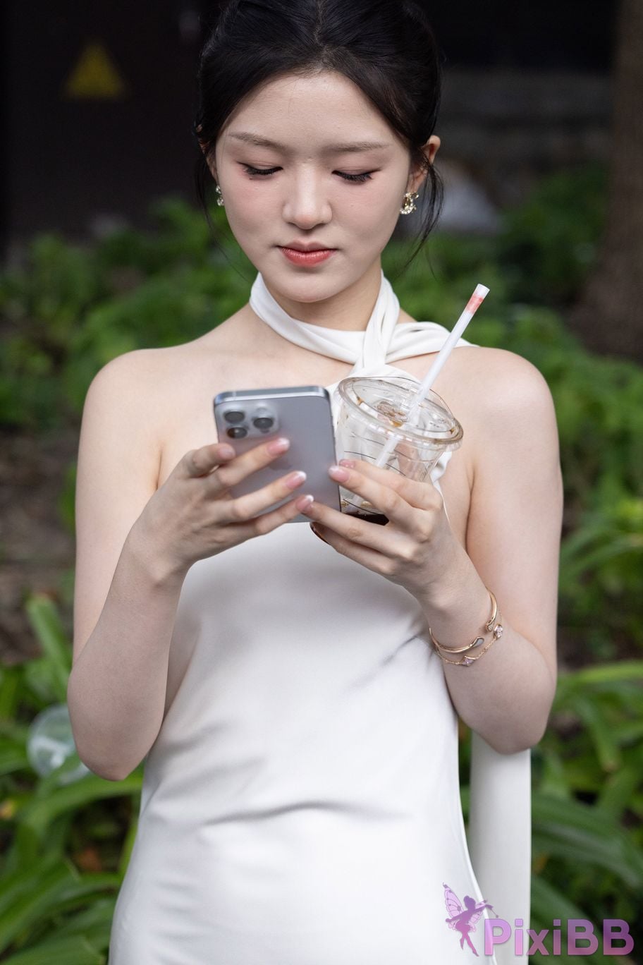 Featured Street Photography Works No.5964 Goddess Yun Eun white dress PixiBB.COM 074