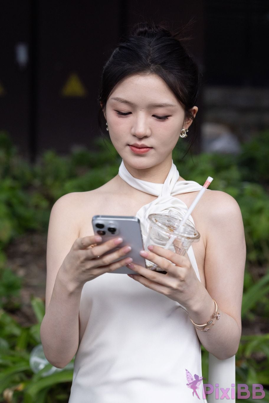 Featured Street Photography Works No.5964 Goddess Yun Eun white dress PixiBB.COM 075