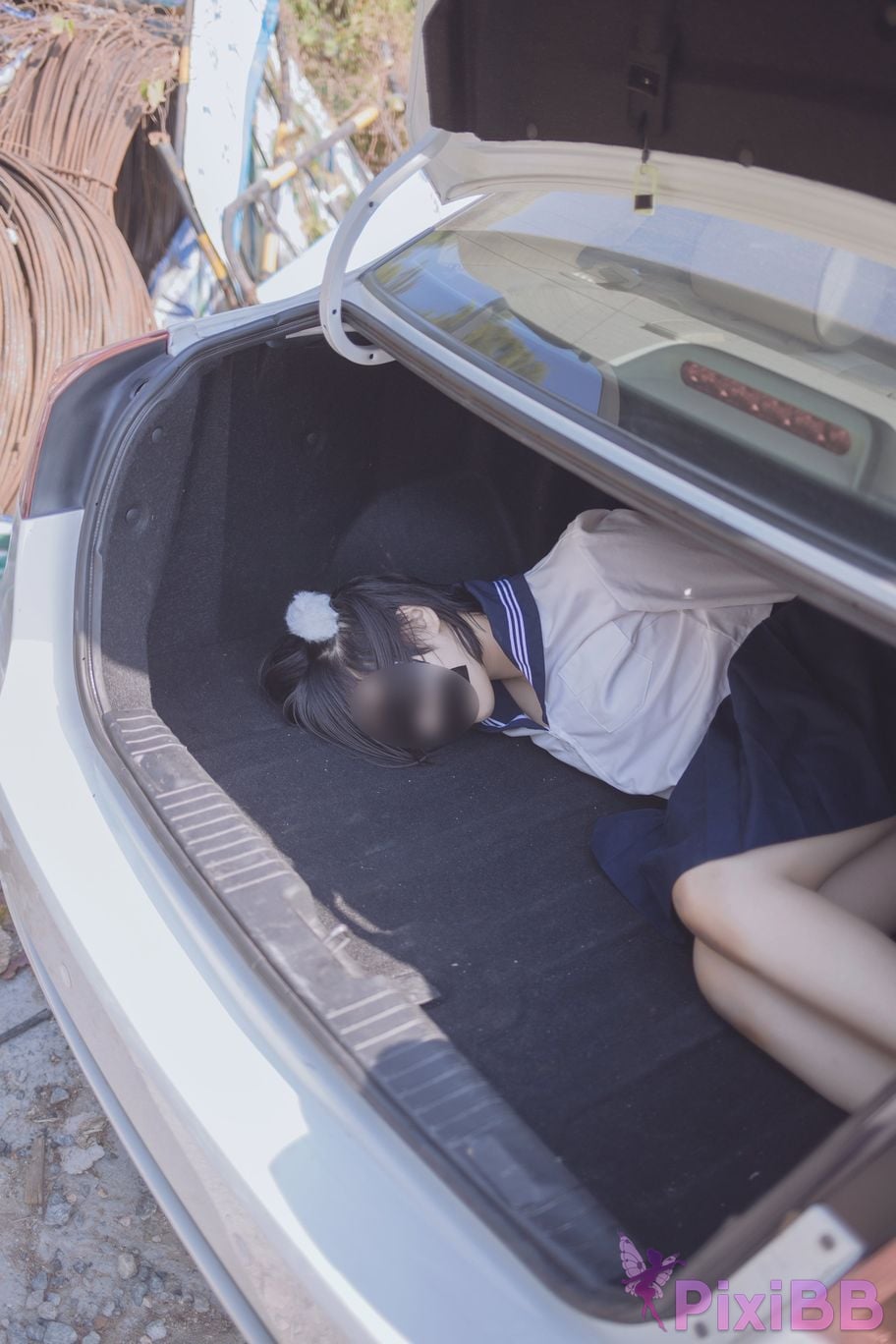 Cosplayer Youbao three years old Tied to the trunk after school PixiBB.COM 052