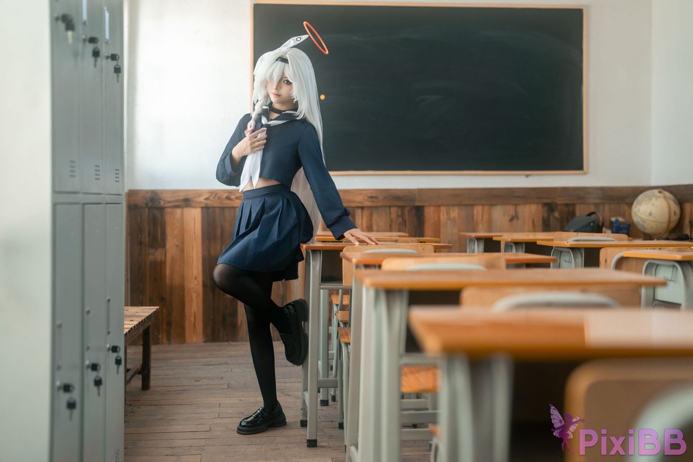 Cosplayer Iron hand calls the beast azur lane Prala PixiBB.COM 004