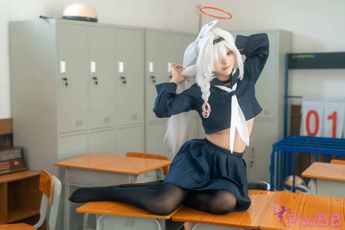 Cosplayer Iron hand calls the beast azur lane Prala PixiBB.COM 009
