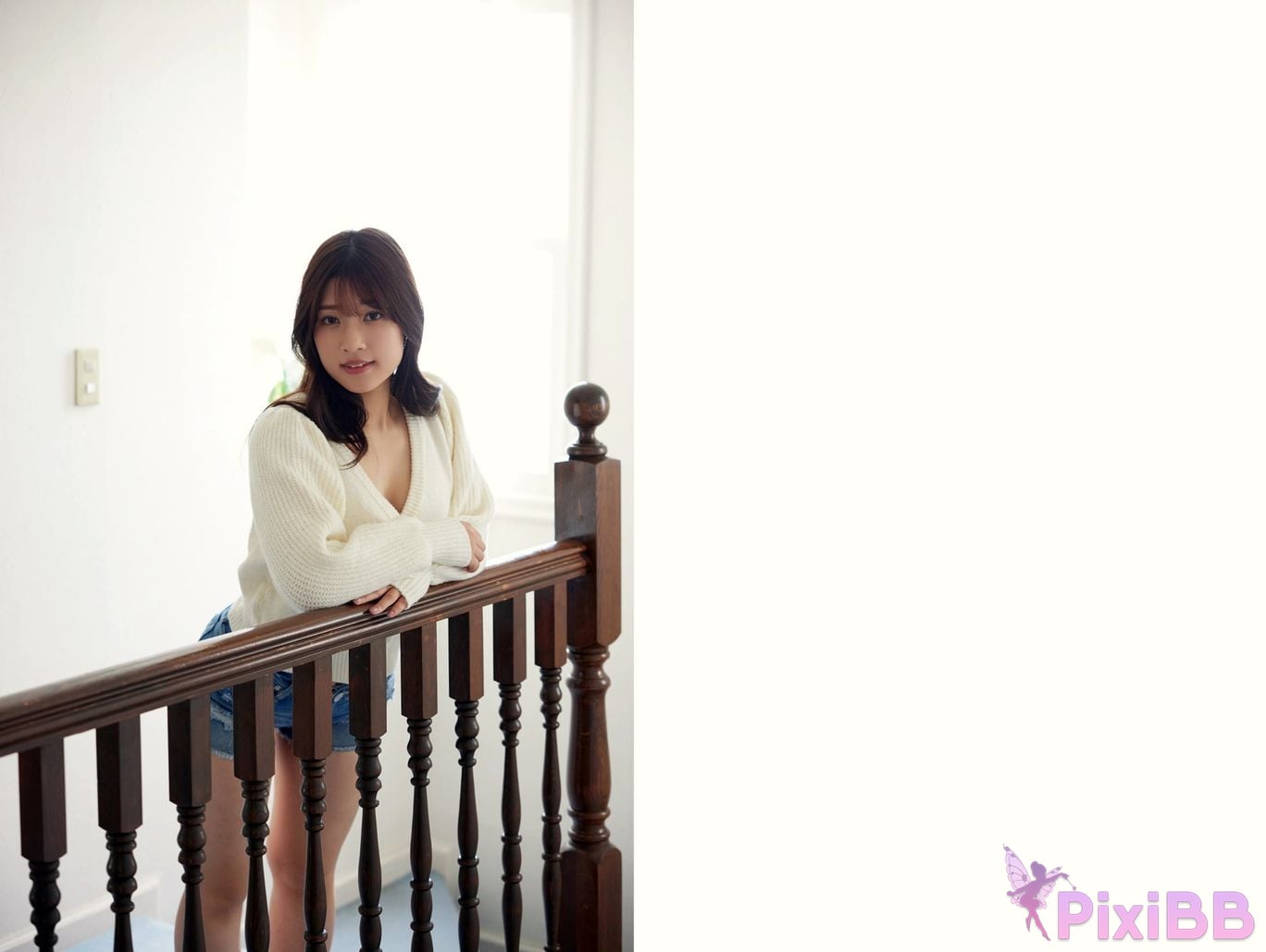 Japanese Idol Rie Miyagi Just staring at me PixiBB.COM 014