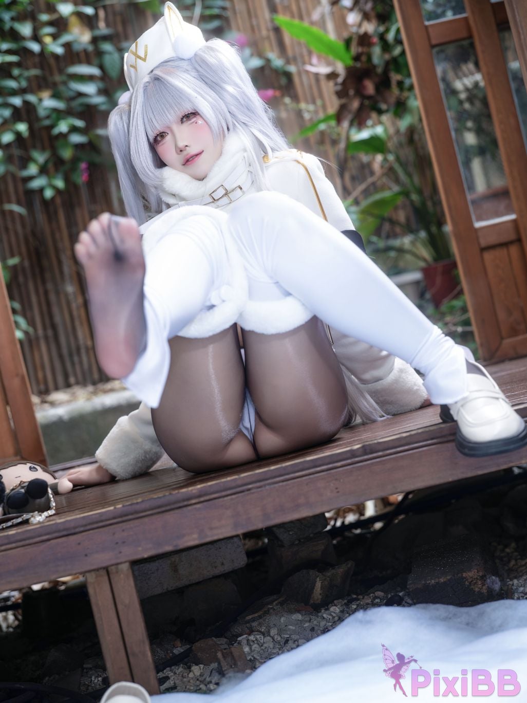 Cosplayer Falling Star Great Cleverness Blanc white rabbit lucky express PixiBB.COM 037