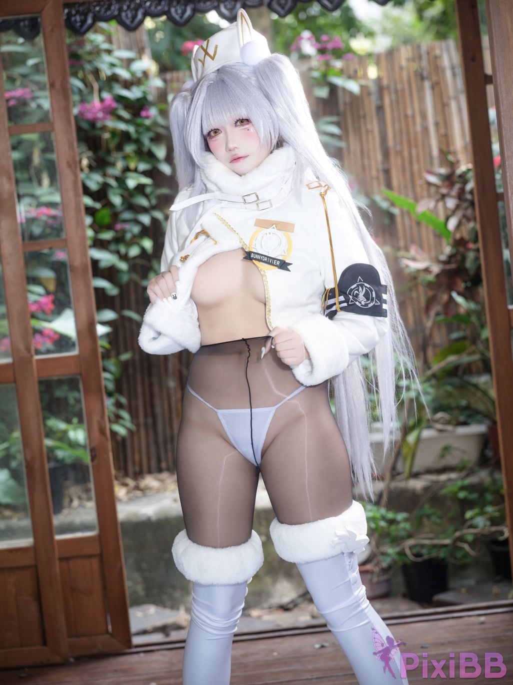 Cosplayer Falling Star Great Cleverness Blanc white rabbit lucky express PixiBB.COM 051