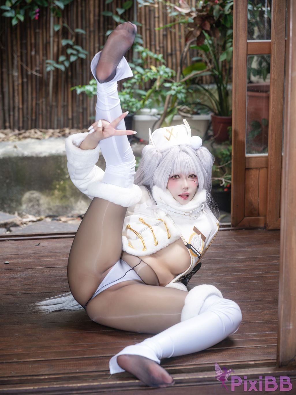 Cosplayer Falling Star Great Cleverness Blanc white rabbit lucky express PixiBB.COM 054