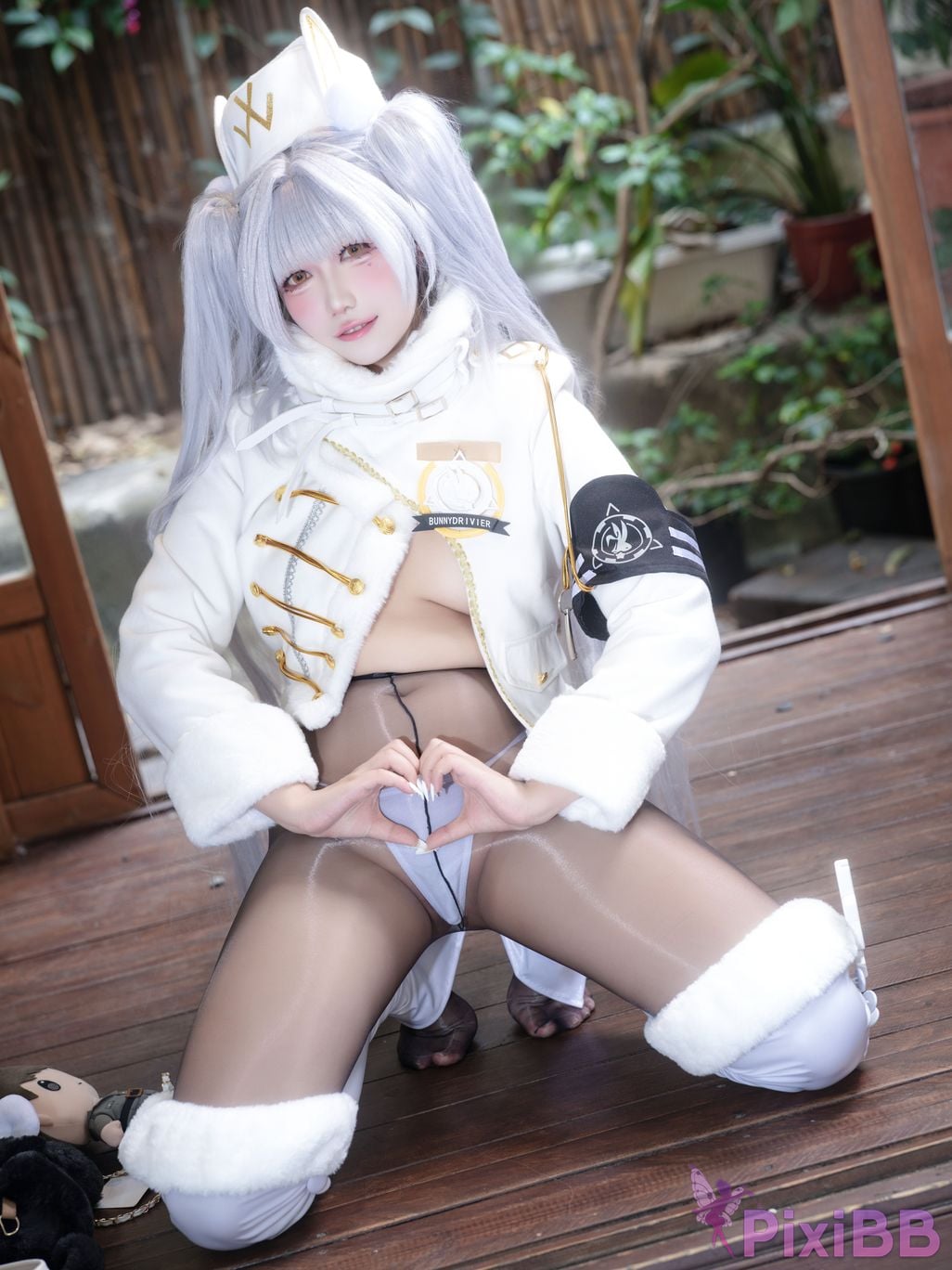 Cosplayer Falling Star Great Cleverness Blanc white rabbit lucky express PixiBB.COM 056