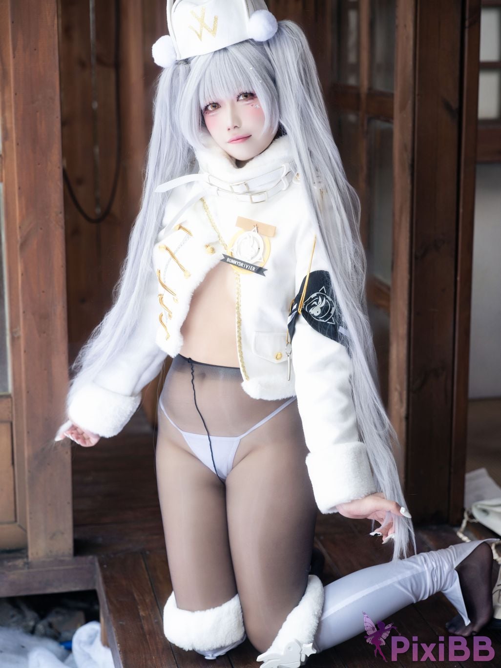 Cosplayer Falling Star Great Cleverness Blanc white rabbit lucky express PixiBB.COM 078