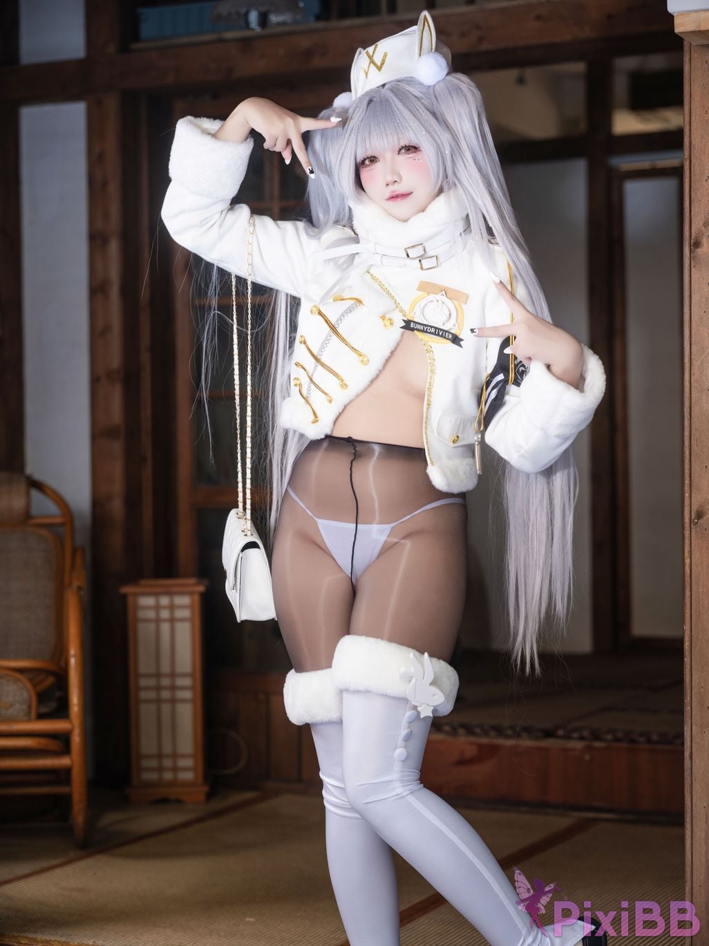 Cosplayer Falling Star Great Cleverness Blanc white rabbit lucky express PixiBB.COM 083