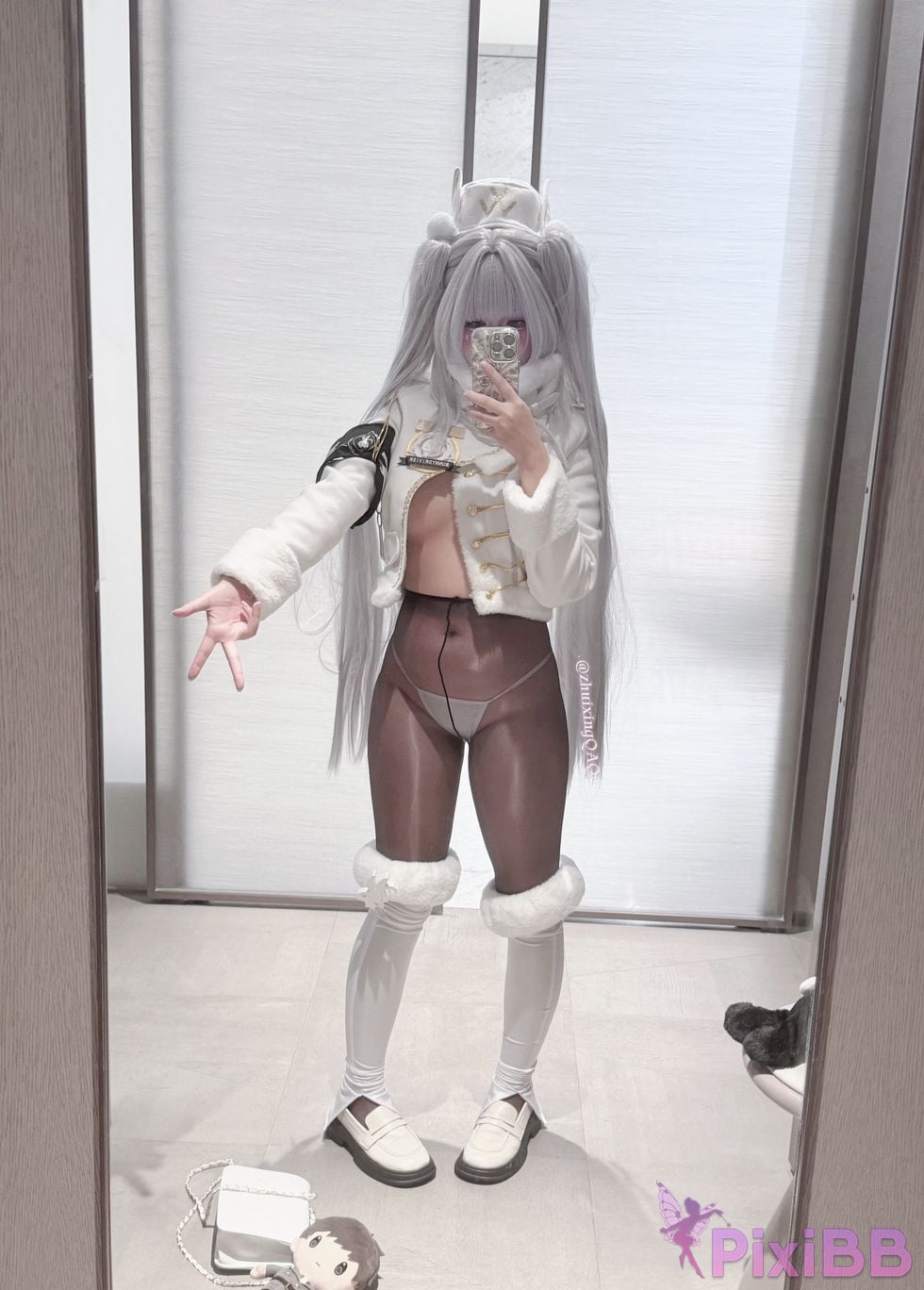 Cosplayer Falling Star Great Cleverness Blanc white rabbit lucky express PixiBB.COM 100